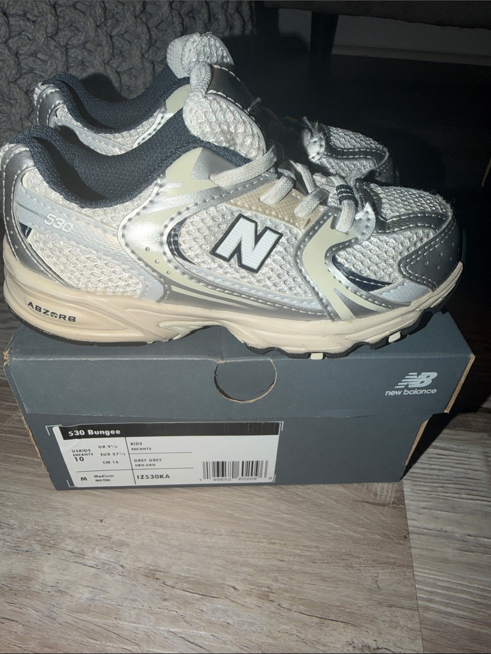 New Balance Kids 530 Sneakers in Gray and Cream